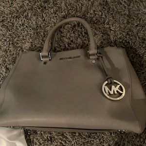 Michale Kors Purse